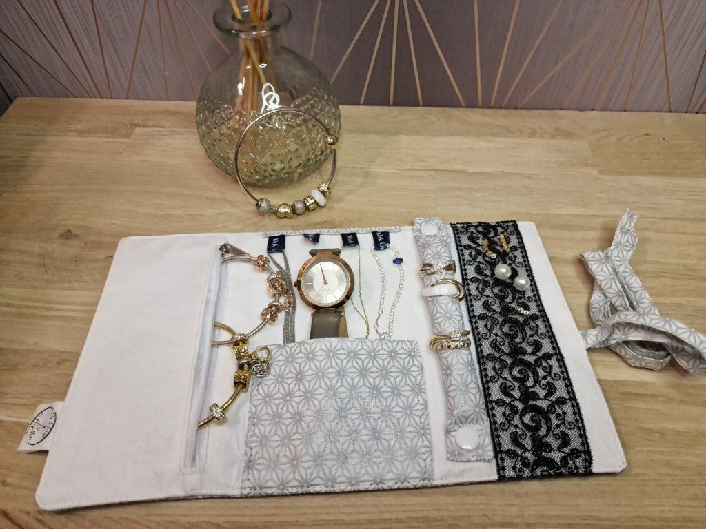 Etui à bijoux nomade