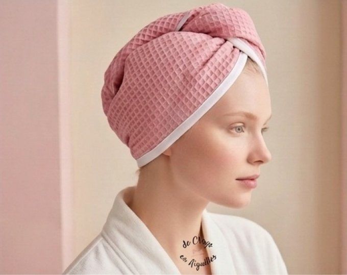 Couronne de bain rose/bord blanc